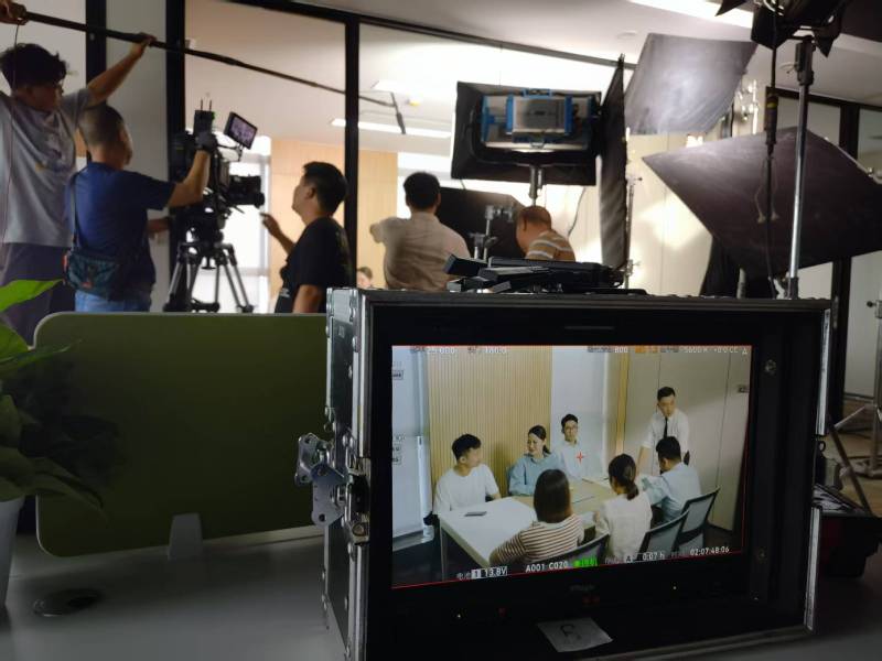 渭源县TVC拍摄公司：科技产品视觉化大师，诠释未来感与功能美学